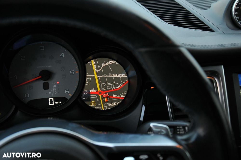 Porsche Macan - 16