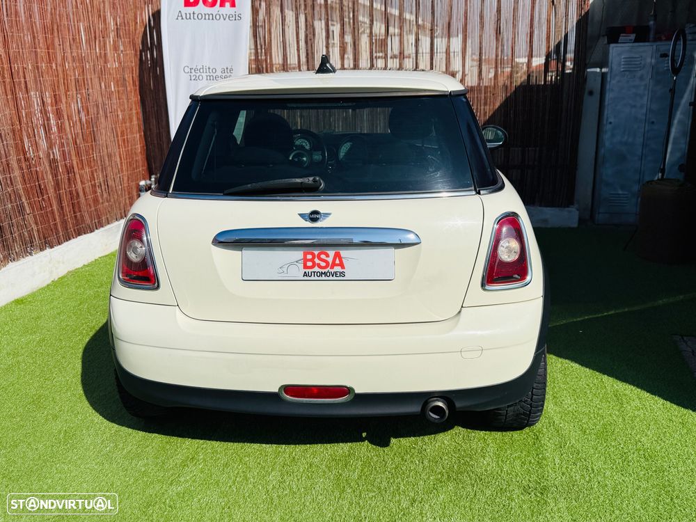 MINI 3 Portas One - 11