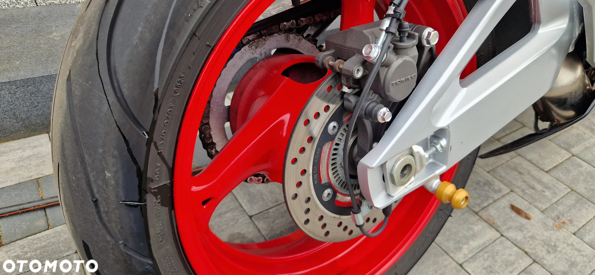 Suzuki GSR - 9