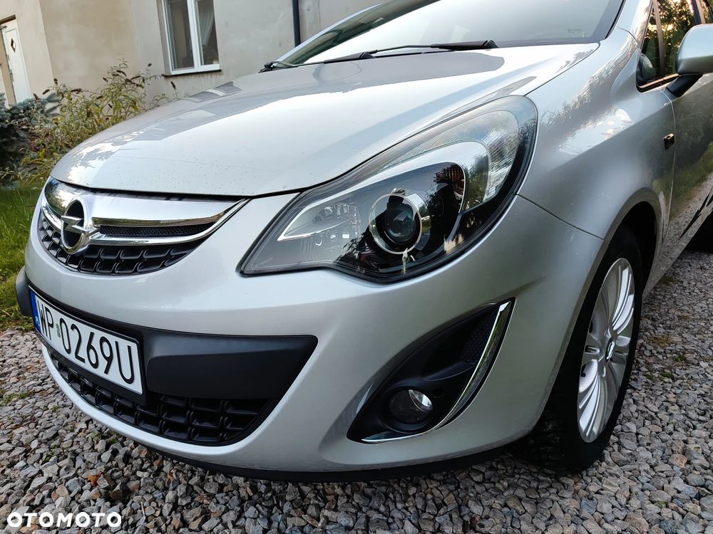Opel Corsa 1.4 16V Cosmo - 1