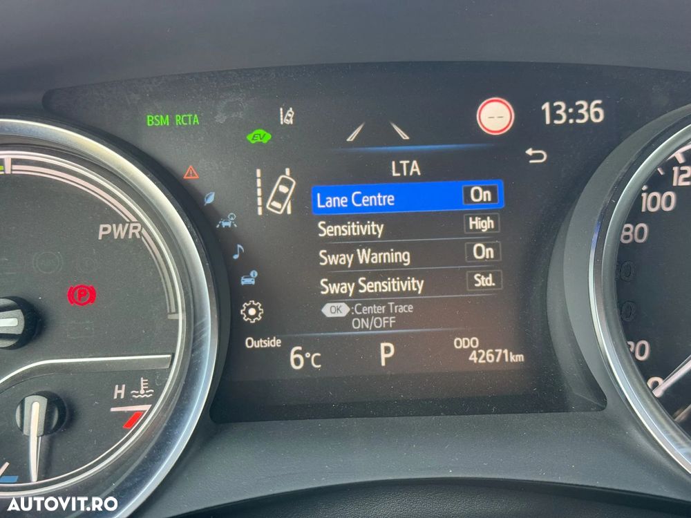 Toyota Camry Luxury - 25