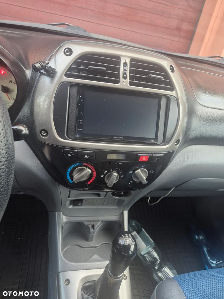 Toyota RAV4 1.8 VVT-i 4x2 - 7