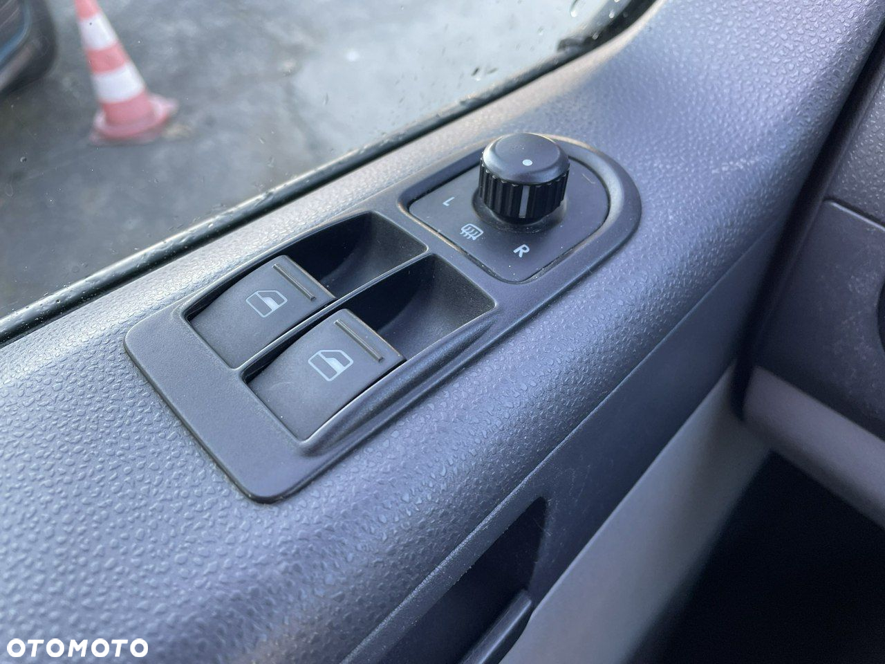 Volkswagen Caravelle - 19