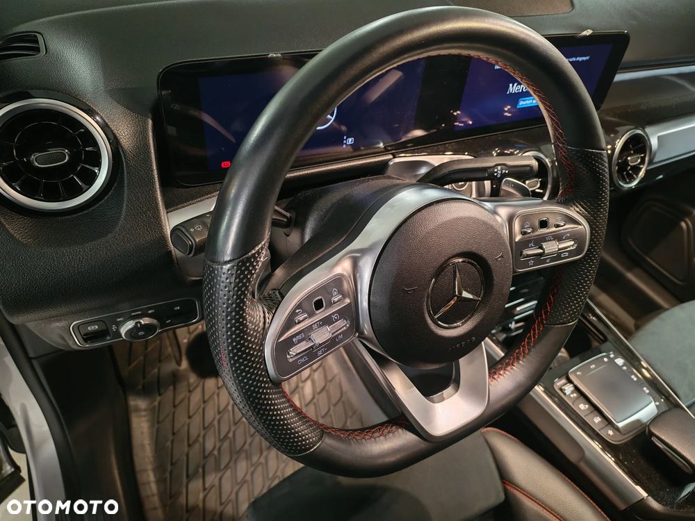 Mercedes-Benz GLB 200 4-Matic AMG Line 8G-DCT - 13