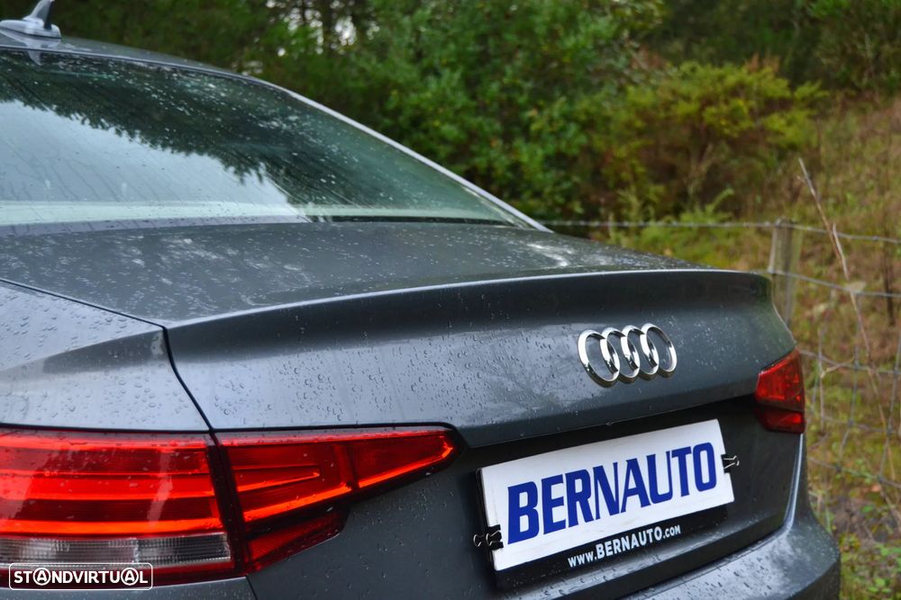 Audi A4 2.0 TDI Design - 10