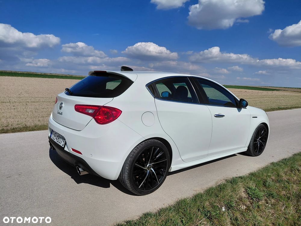 Alfa Romeo Giulietta 2.0 JTDM 16V - 4