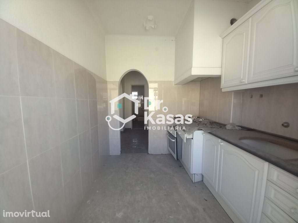 Apartamento T1 com Varanda na Baixa da Banheira - Grande imagem: 2/20