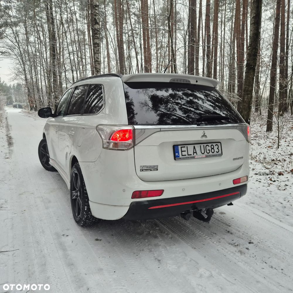 Mitsubishi Outlander - 38