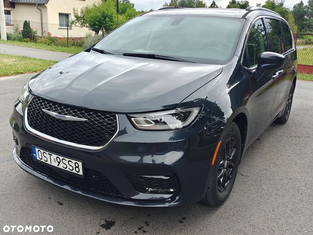 Chrysler Pacifica - 11