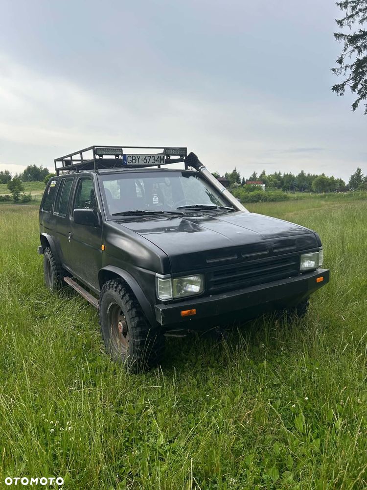 Nissan Terrano - 1