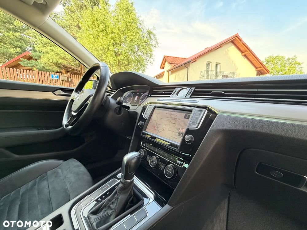 Volkswagen Passat 1.6 TDI SCR DSG - 27