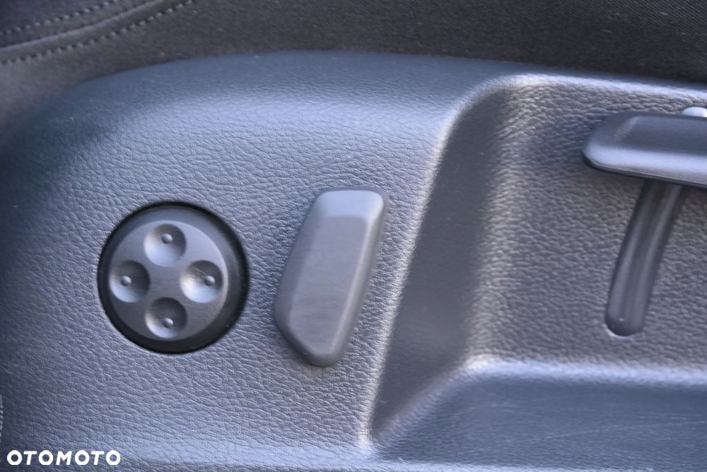 Volkswagen Passat 1.8 TSI Exclusive - 30