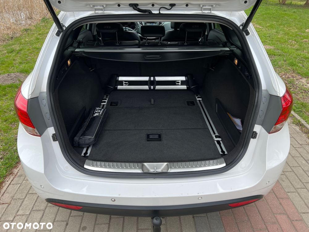 Hyundai i40 Kombi 1.7 CRDi DCT Premium - 9