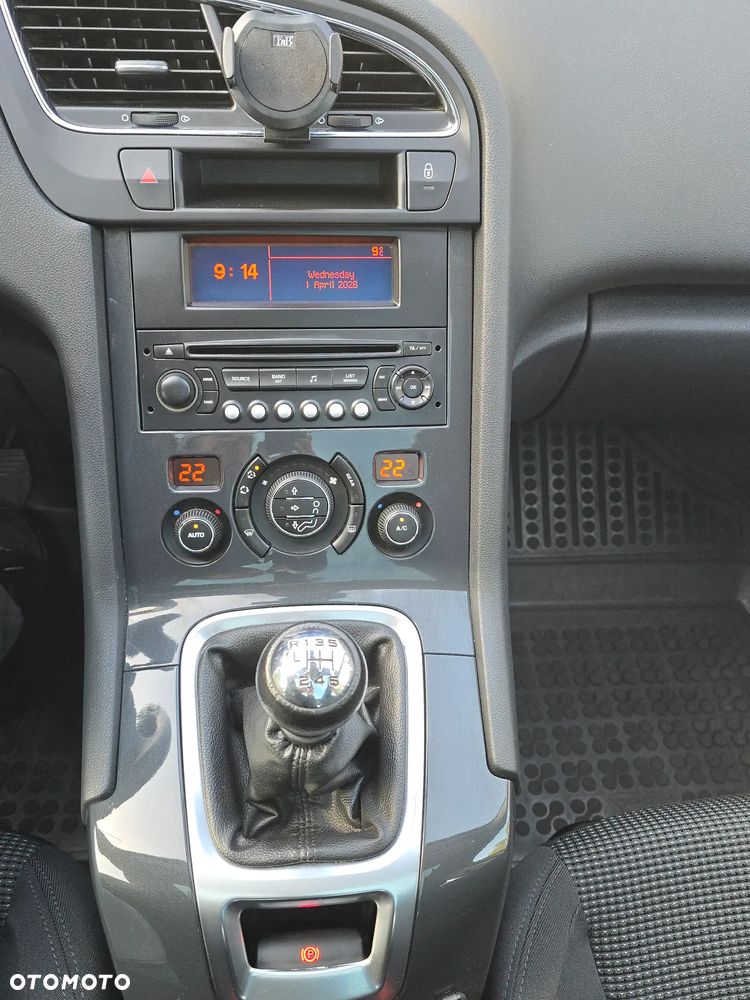 Peugeot 5008 - 31