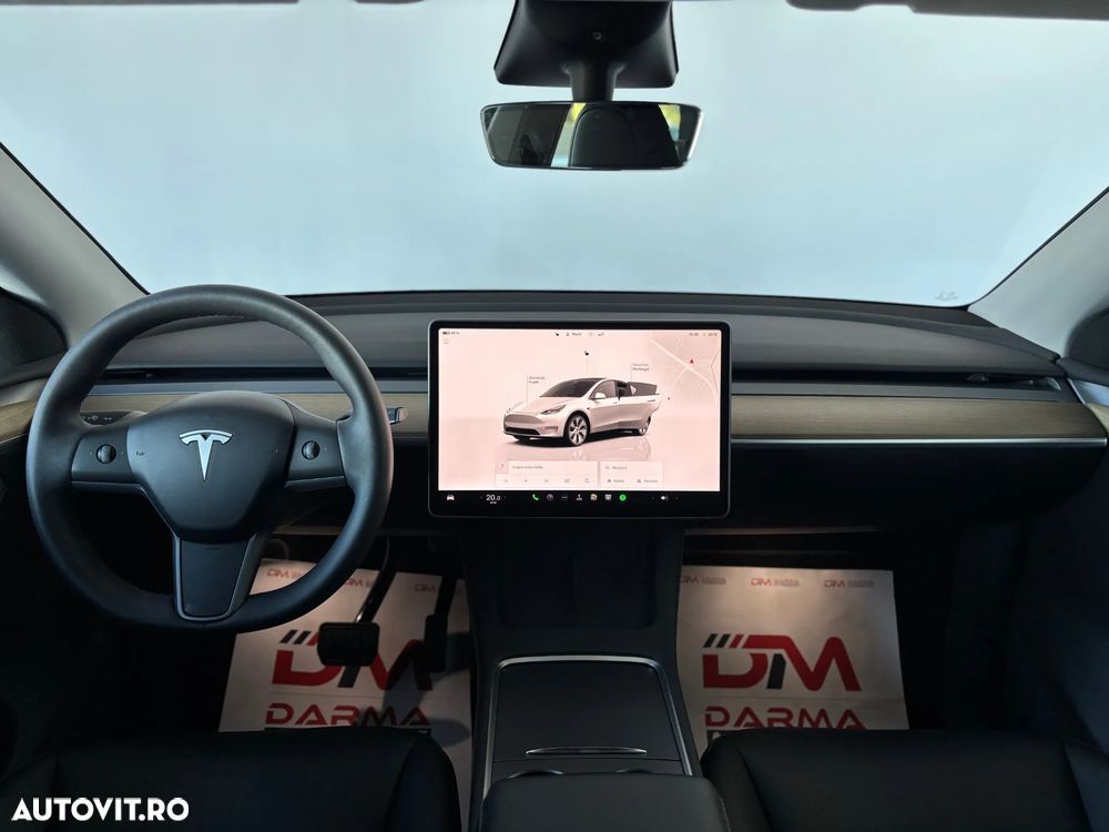 Tesla Model Y - 9