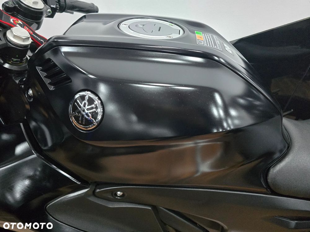 Yamaha YZF - 27