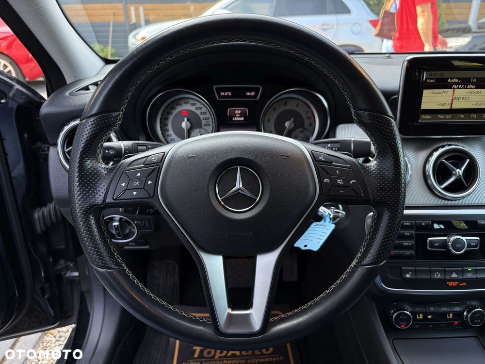 Mercedes-Benz GLA 200 7G-DCT Style - 23