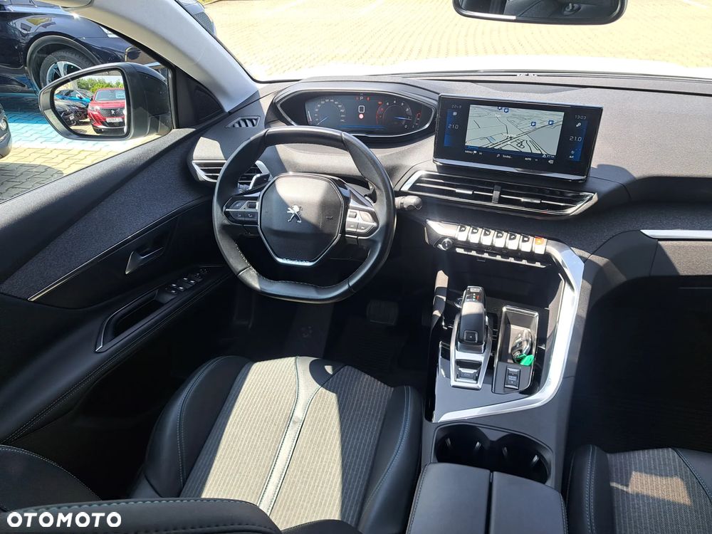 Peugeot 3008 1.2 PureTech Allure S&S EAT8 - 5