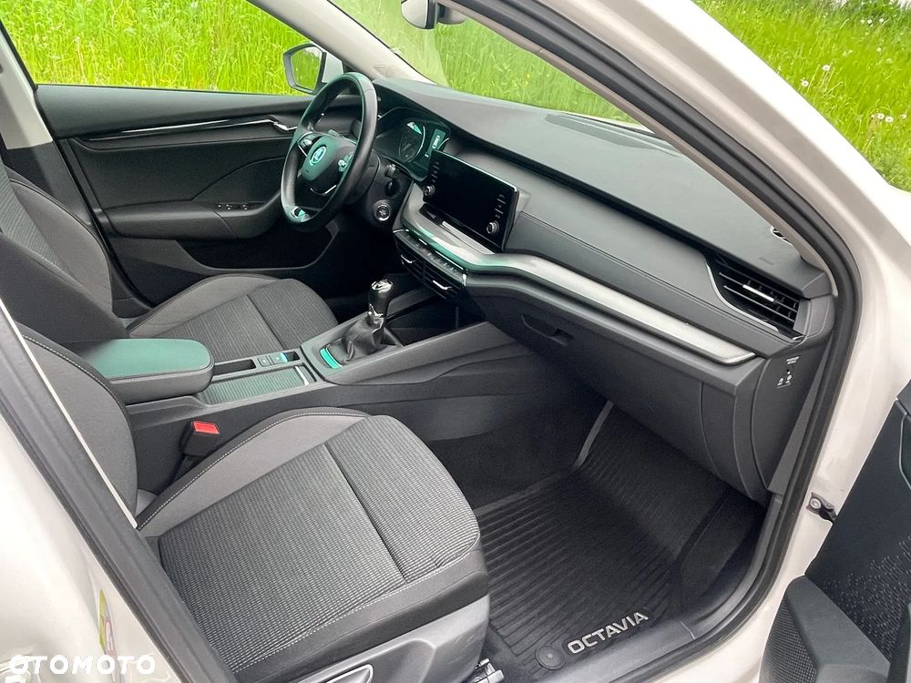 Skoda Octavia 2.0 TDI Ambition - 10