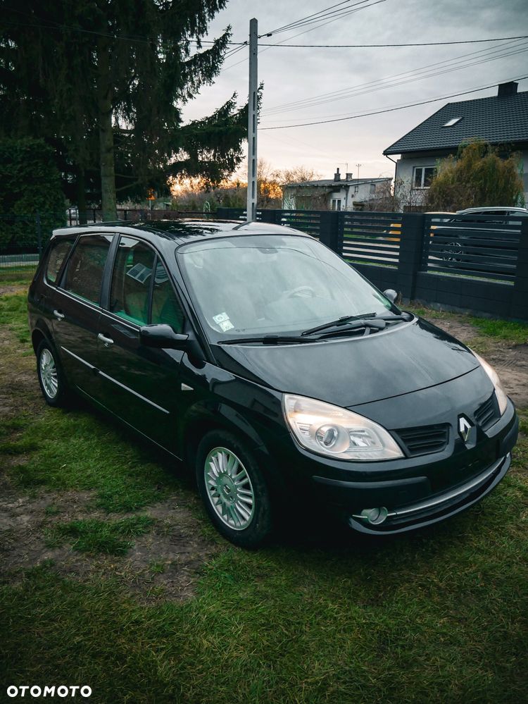 Renault Grand Scenic - 1