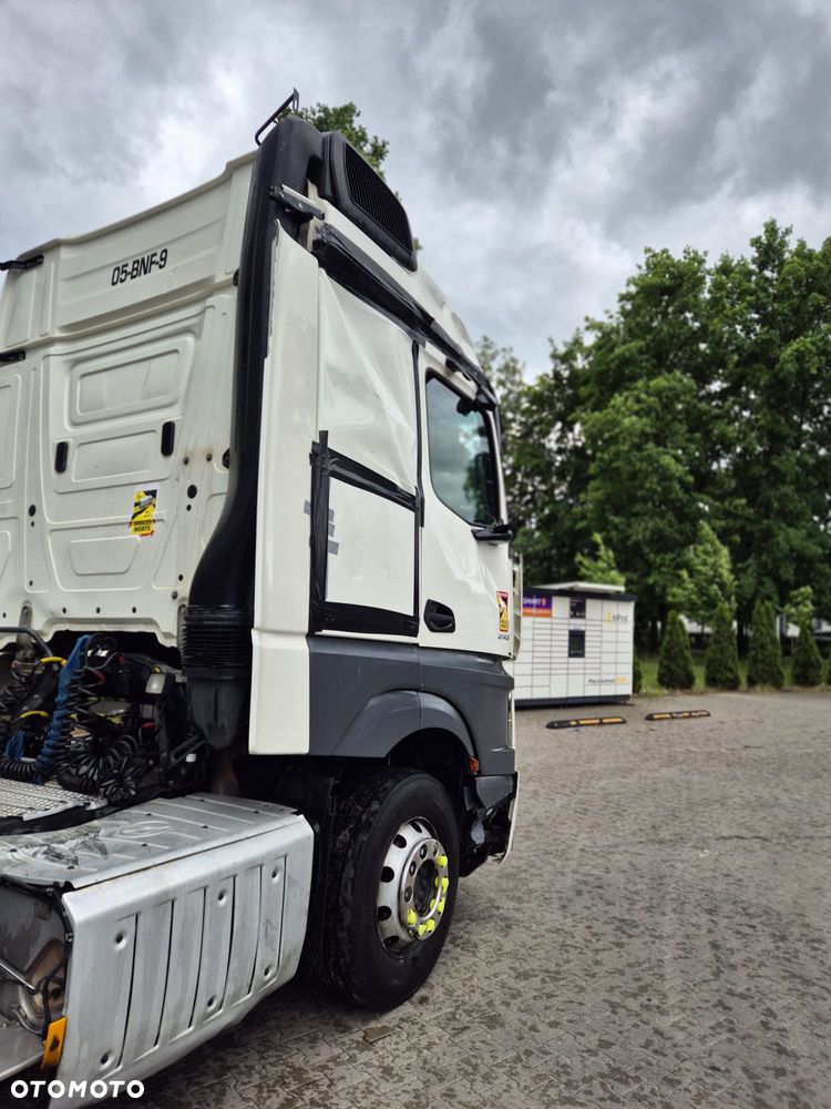 Mercedes-Benz ACTROS - 5
