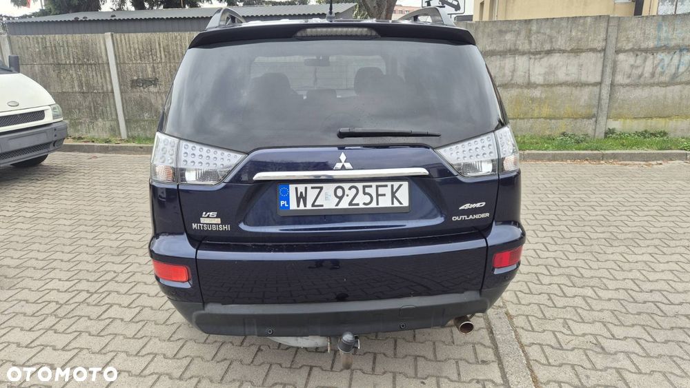 Mitsubishi Outlander 2.4 Instyle NAVI EU5 CVT - 3
