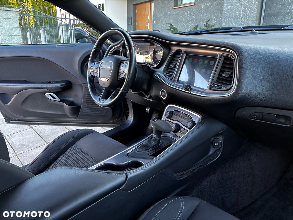 Dodge Challenger - 25