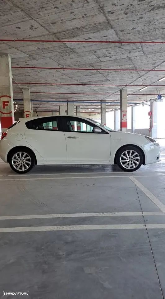 Alfa Romeo Giulietta 1.6 JTDm - 5