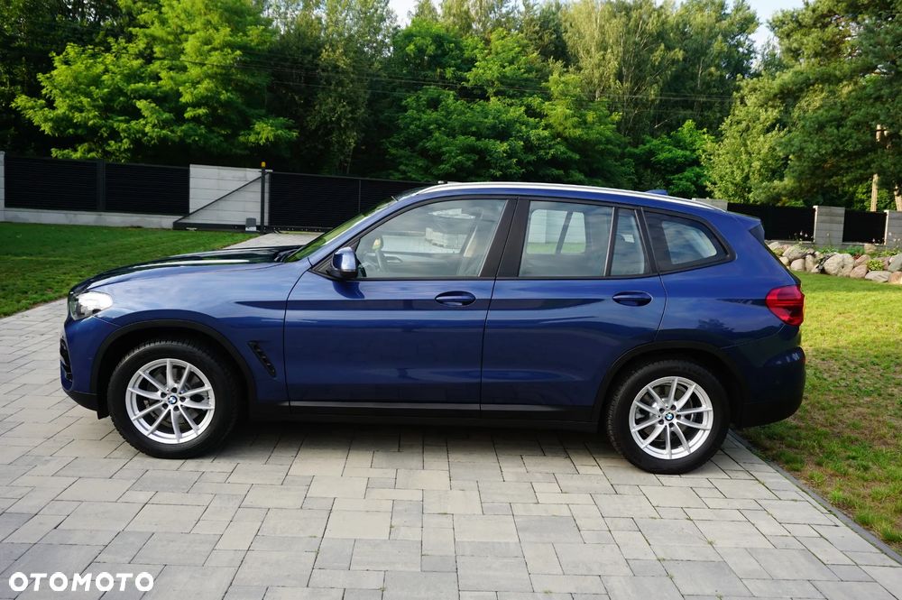 BMW X3 xDrive20i Advantage - 9