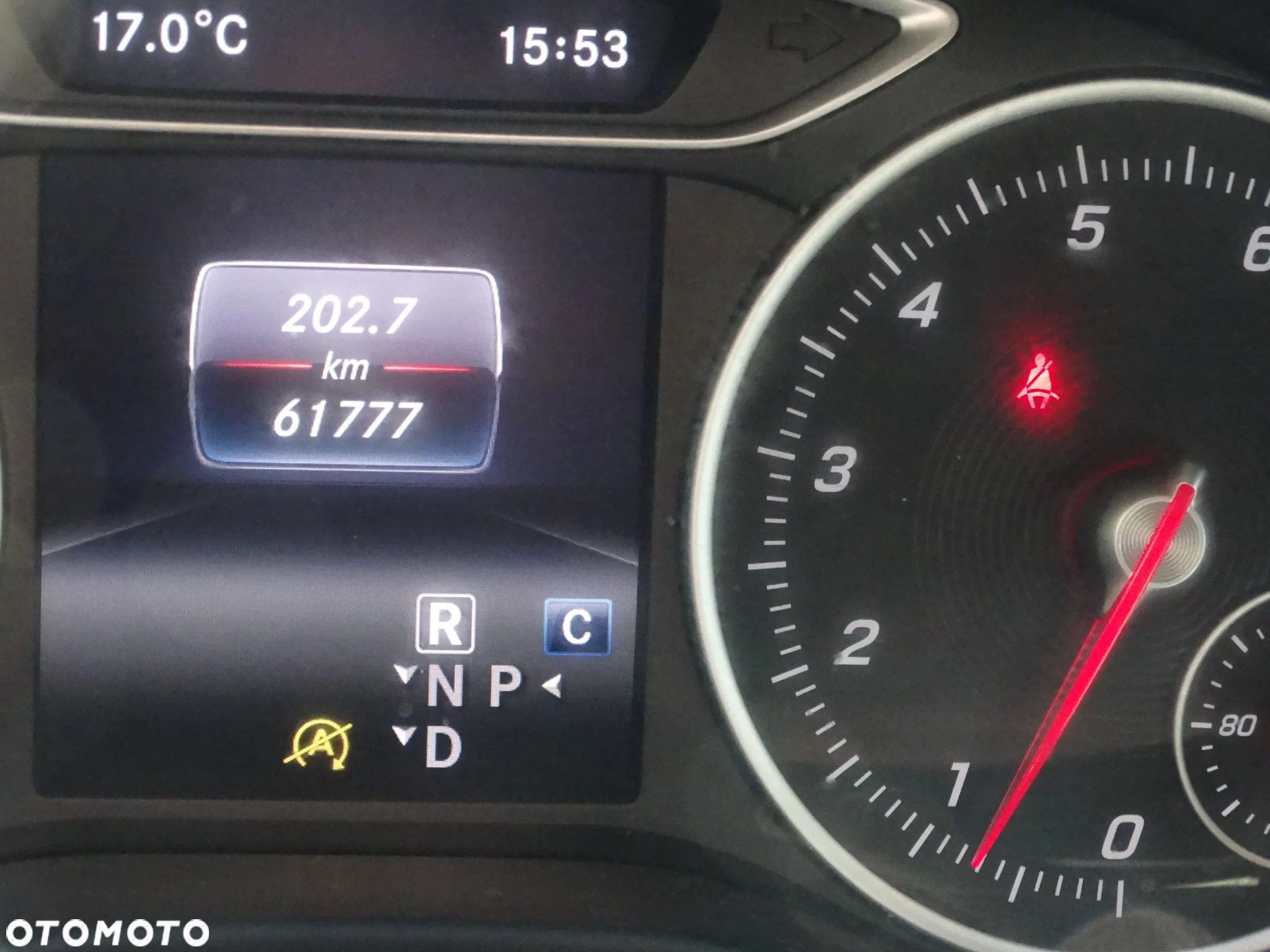 Mercedes-Benz GLA 200 7G-DCT - 9