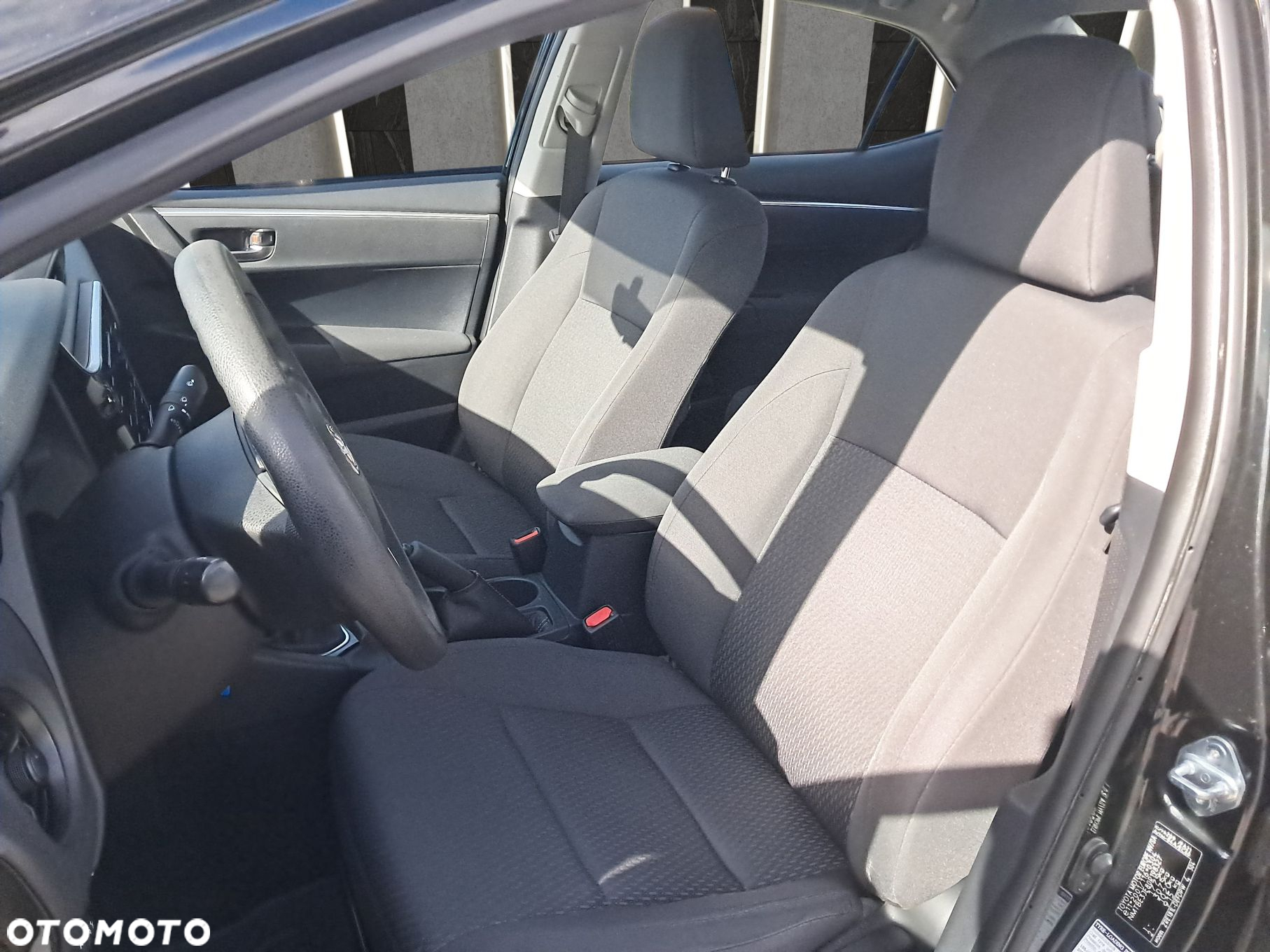 Toyota Corolla 1.6 Active EU6 - 13