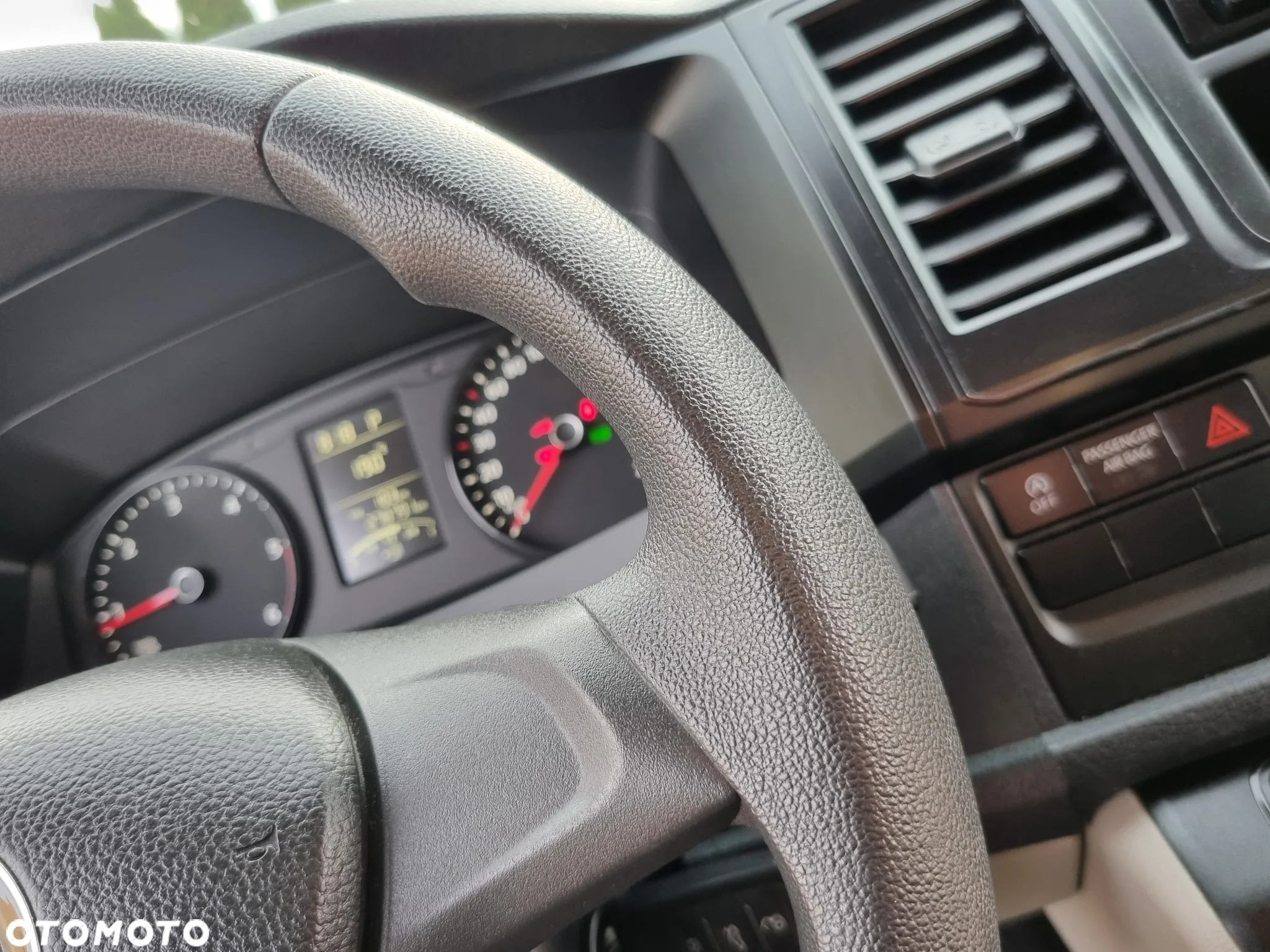 Volkswagen Transporter - 25