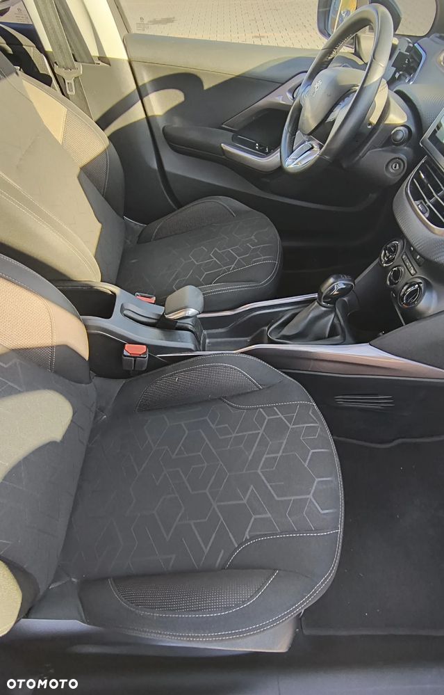 Peugeot 2008 - 12
