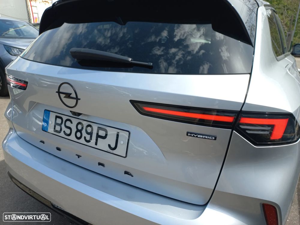 Opel Astra Sports Tourer - 12