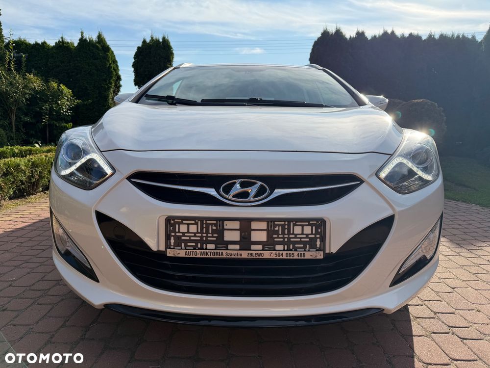 Hyundai i40 Kombi blue 1.6 Family - 8
