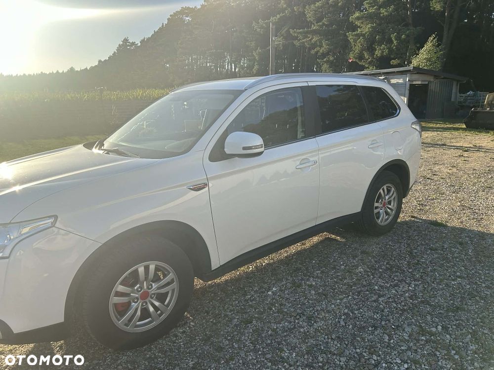 Mitsubishi Outlander - 3