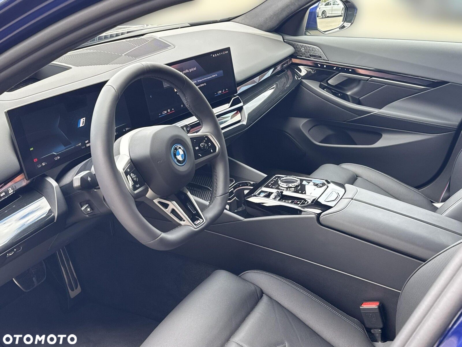 BMW i5 - 10