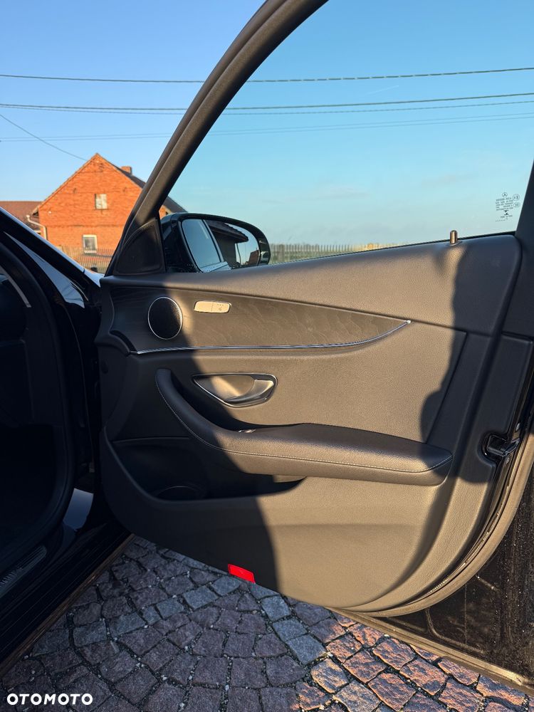 Mercedes-Benz Klasa E 220 d 9G-TRONIC Avantgarde - 19