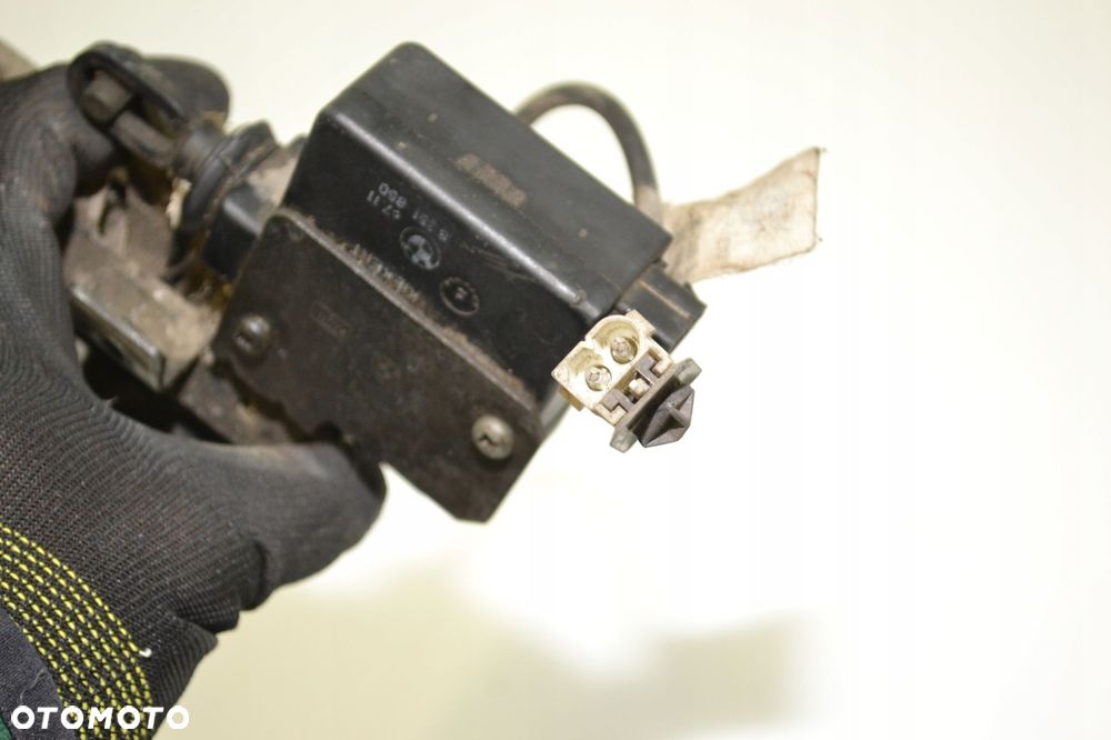 BMW E34 ZAMEK KLAPY BAGAŻNIKA SIŁOWNIK 8351850 - 4