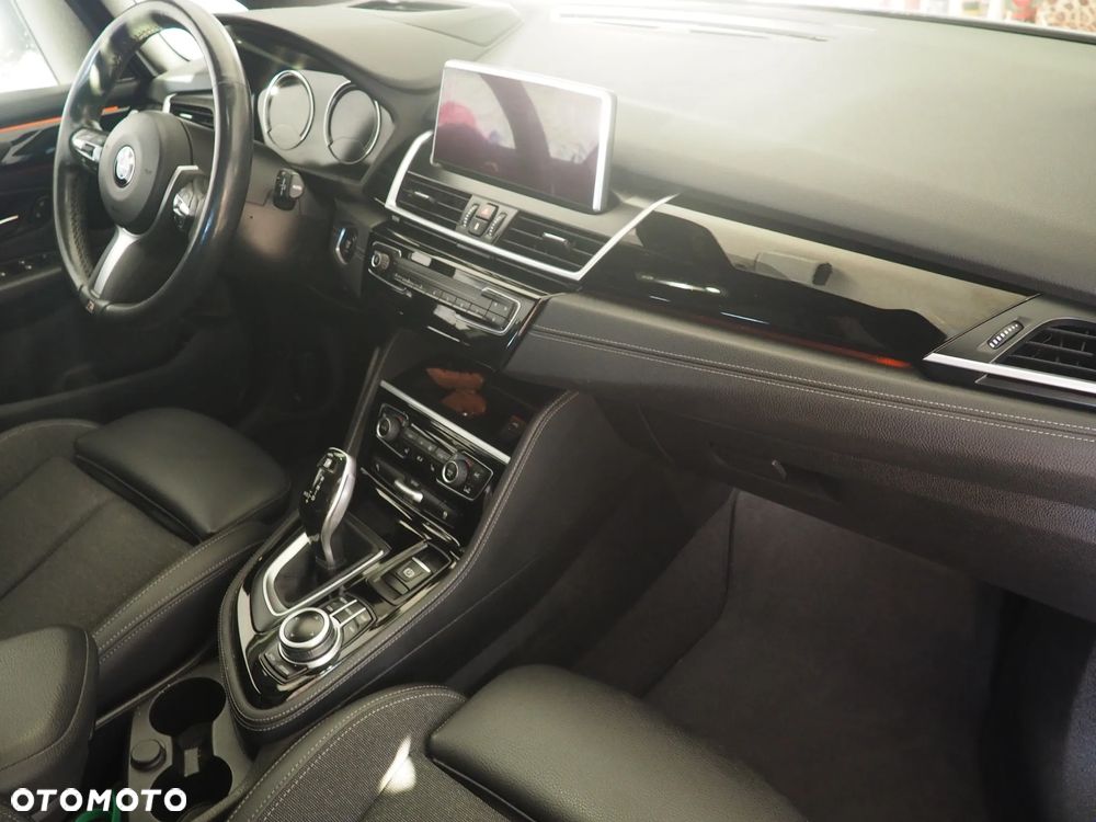 BMW Seria 2 218d M Sport - 35
