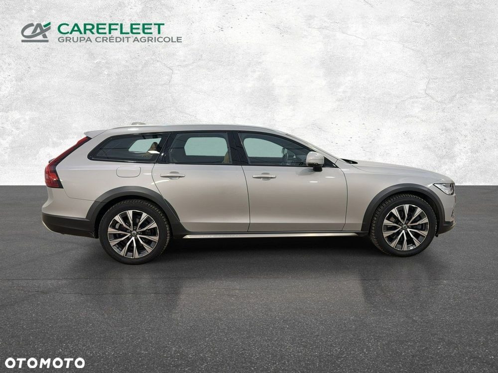 Volvo V90 Cross Country - 4