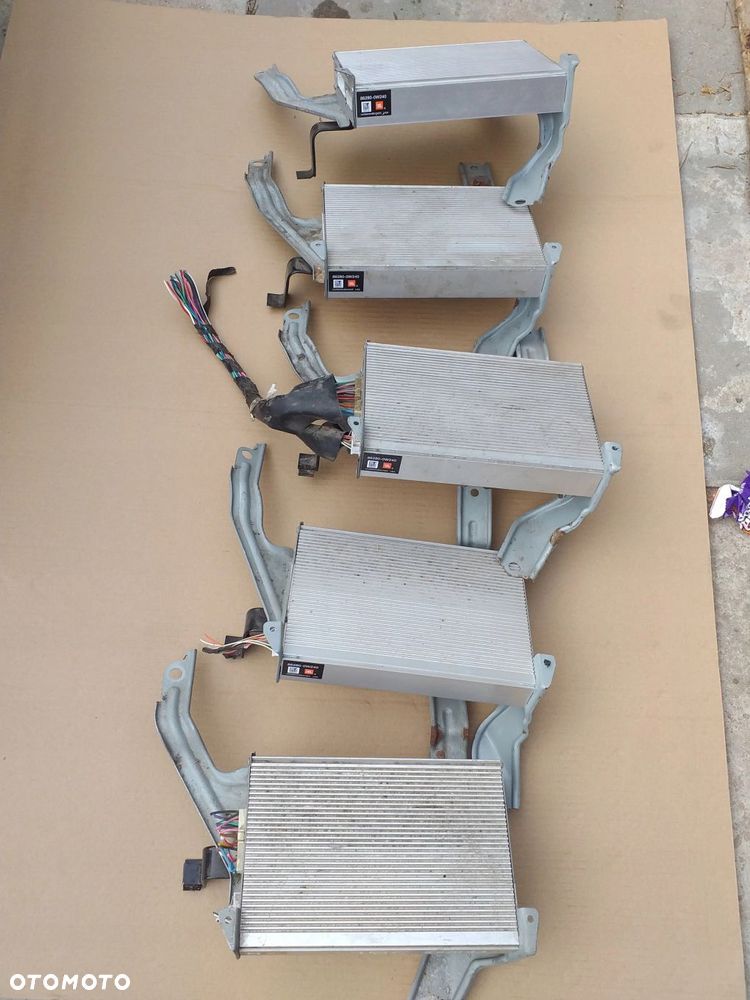 Toyota Prius II 1,5 hybryda WZMACNIACZ JBL - 1