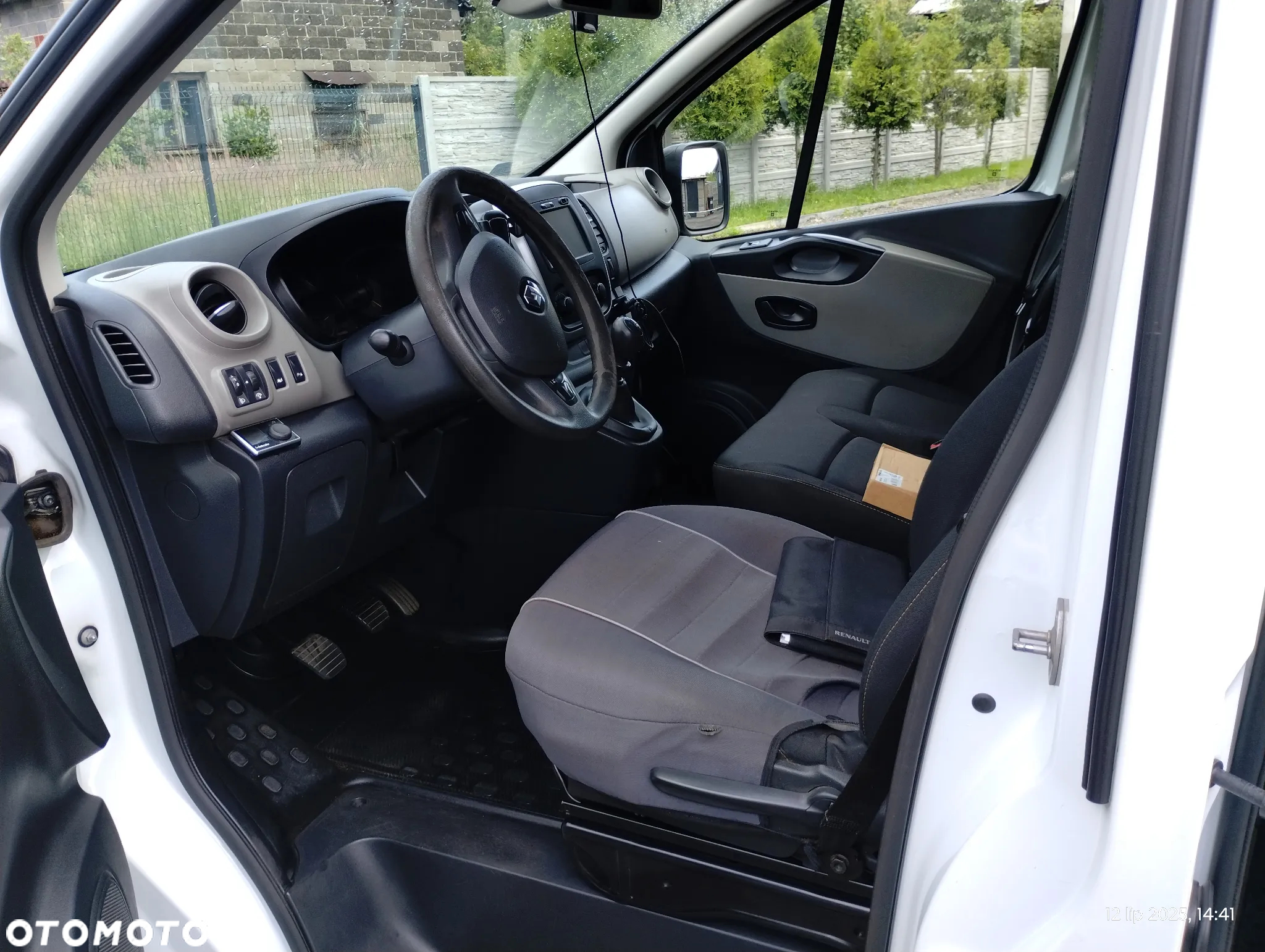 Renault TRAFIC - 2