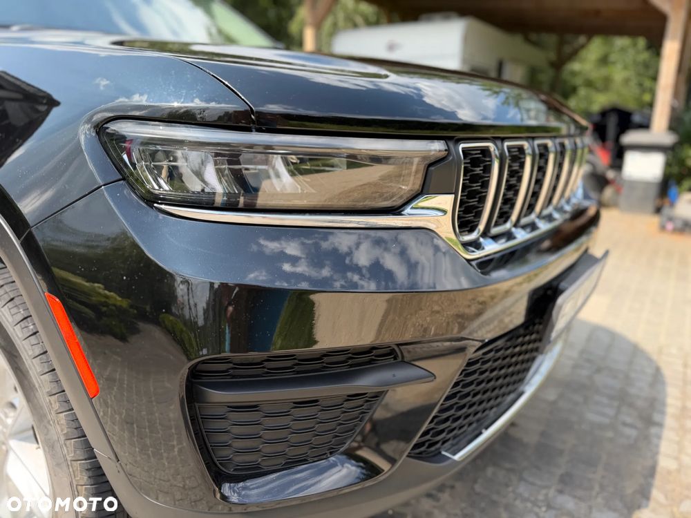 Jeep Grand Cherokee - 38