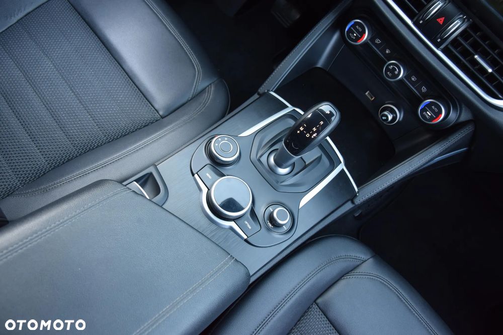 Alfa Romeo Stelvio 2.0 Turbo Super Q4 - 14