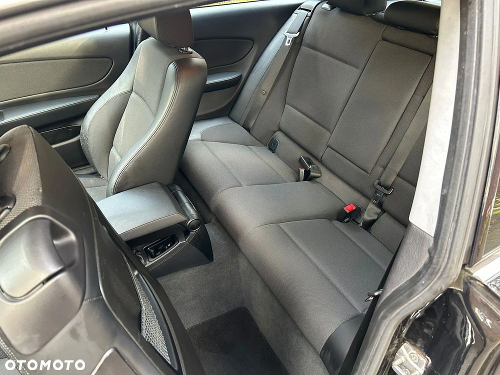 BMW Seria 1 118d DPF - 13