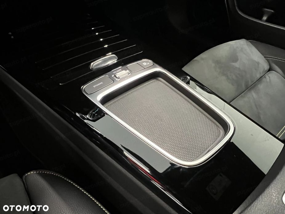 Mercedes-Benz CLA AMG 45 S 4-Matic 8G-DCT - 12