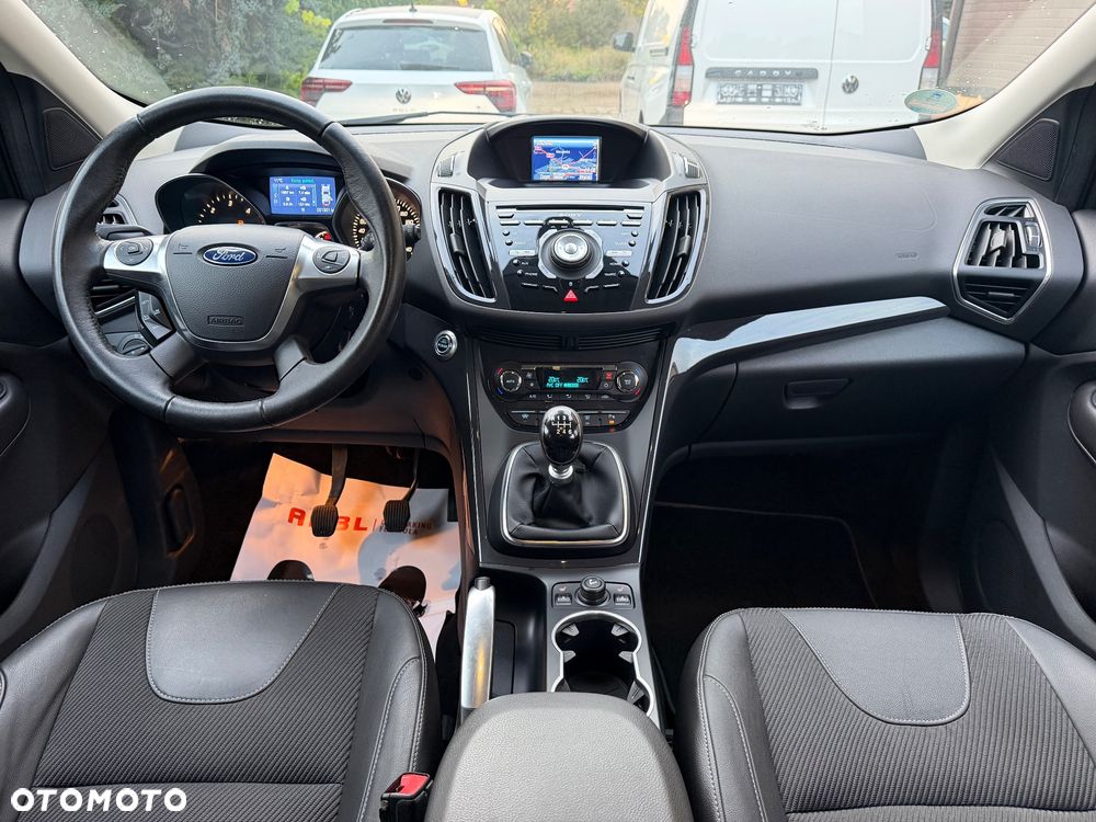 Ford Kuga - 12