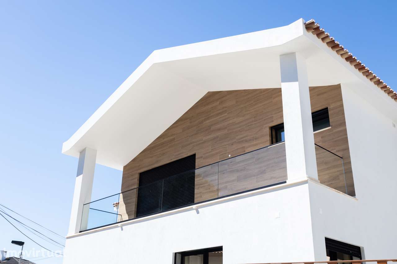 Moradia T4 de Gaveto com Piscina em Linda-a-Velha! - Grande imagem: 5/60