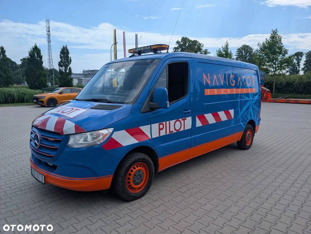 Mercedes-Benz Sprinter - 1